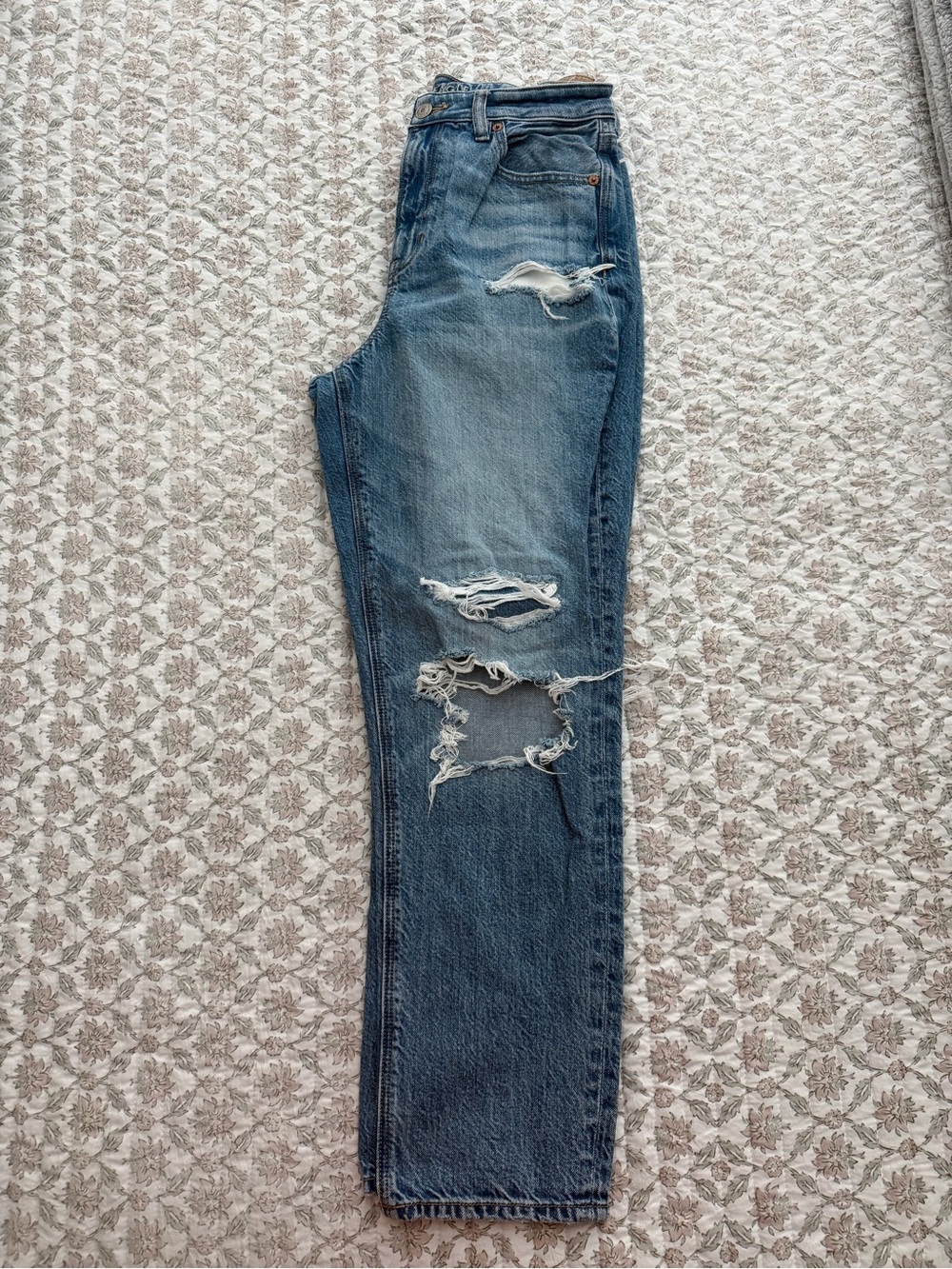 American Eagle Outfitters Distressed Boyfriend Jeans - Blue